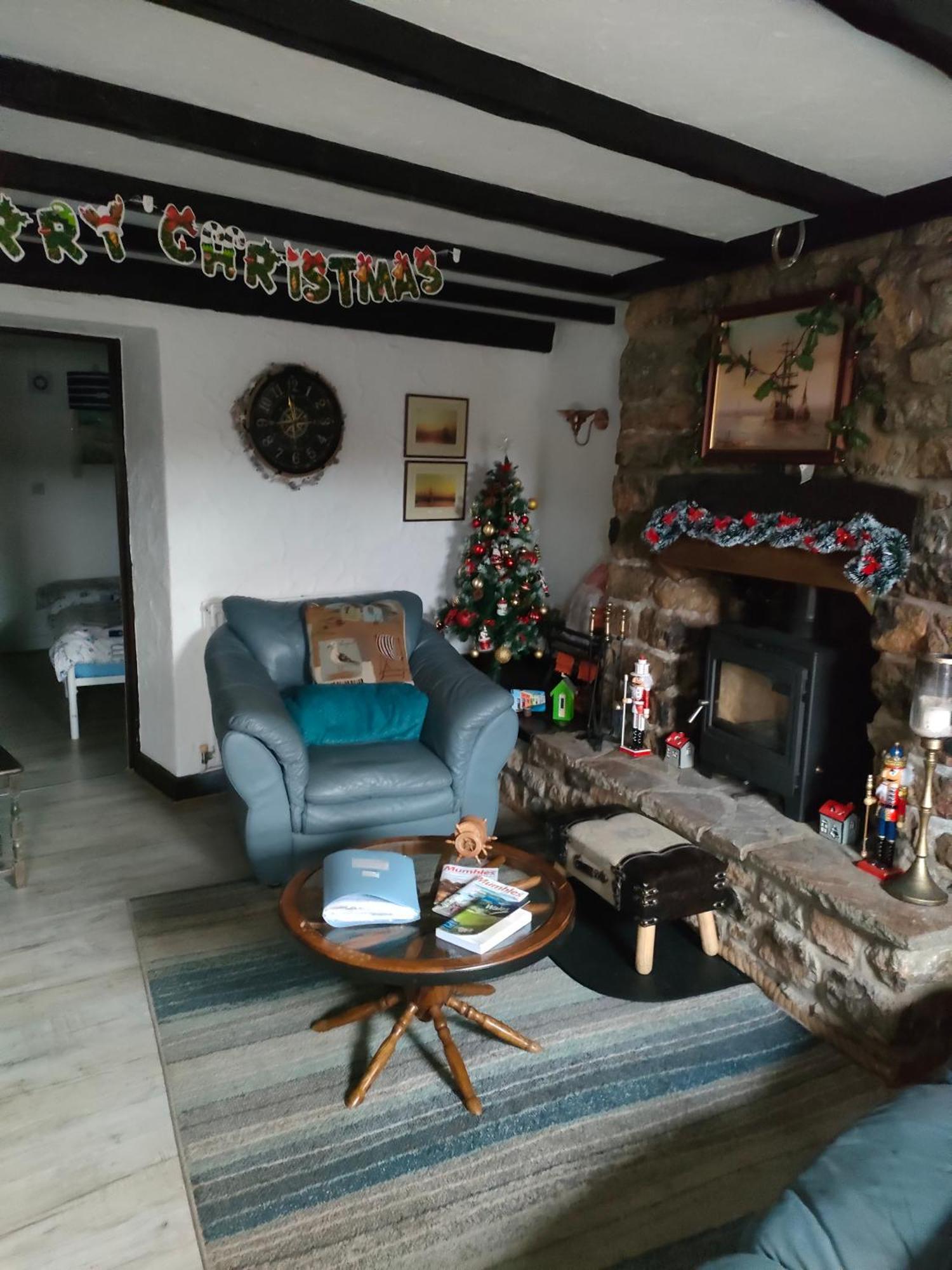 Fishermen's With Log Burner, 2 Bathrooms & Sea Views From Garden Terraces Holiday home