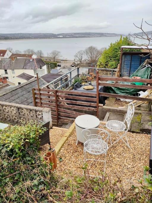 Fishermen's With Log Burner, 2 Bathrooms & Sea Views From Garden Terraces Holiday home *