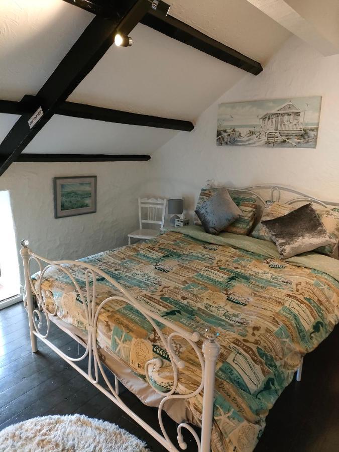 Fishermen's With Log Burner, 2 Bathrooms & Sea Views From Garden Terraces
