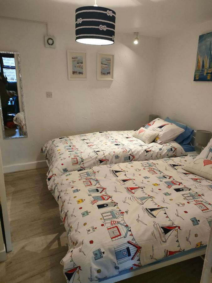 Fishermen's With Log Burner, 2 Bathrooms & Sea Views From Garden Terraces Holiday home *
