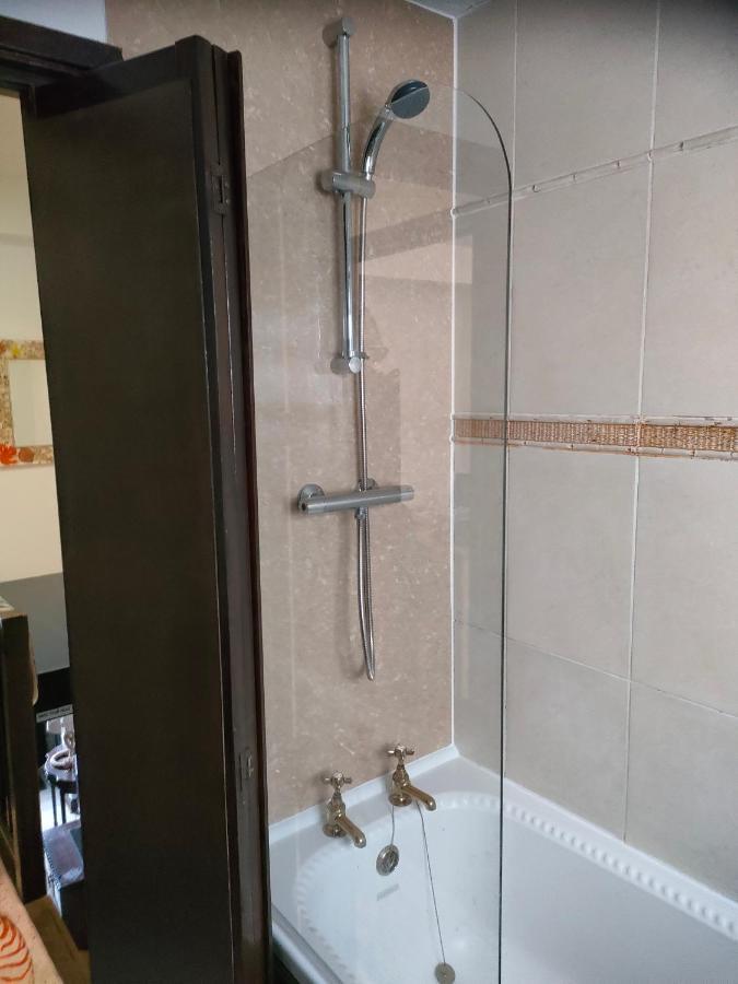 Fishermen's With Log Burner, 2 Bathrooms & Sea Views From Garden Terraces Holiday home The Mumbles