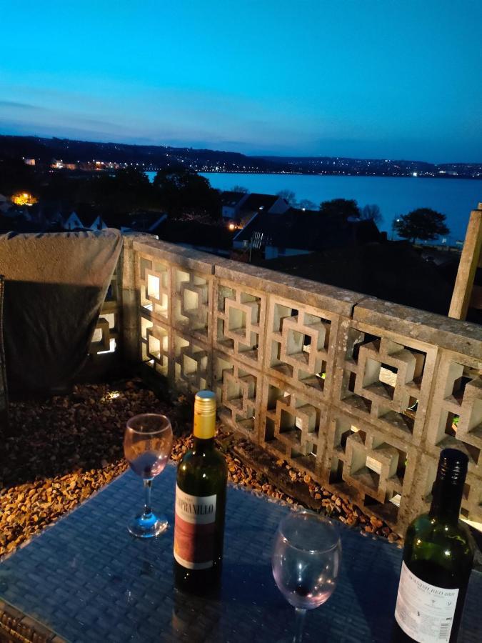 Fishermen's With Log Burner, 2 Bathrooms & Sea Views From Garden Terraces Holiday home