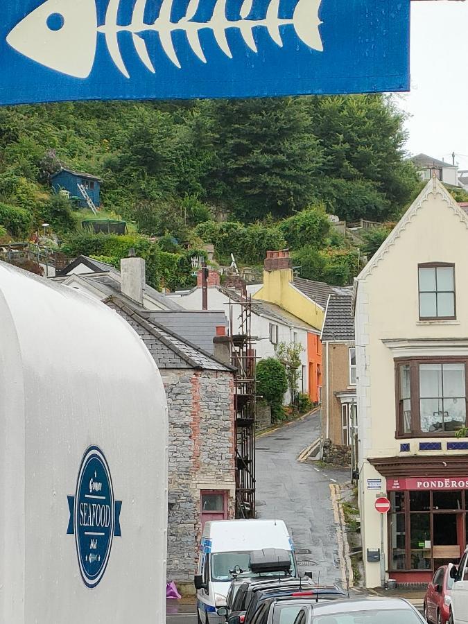 Fishermen's With Log Burner, 2 Bathrooms & Sea Views From Garden Terraces * The Mumbles