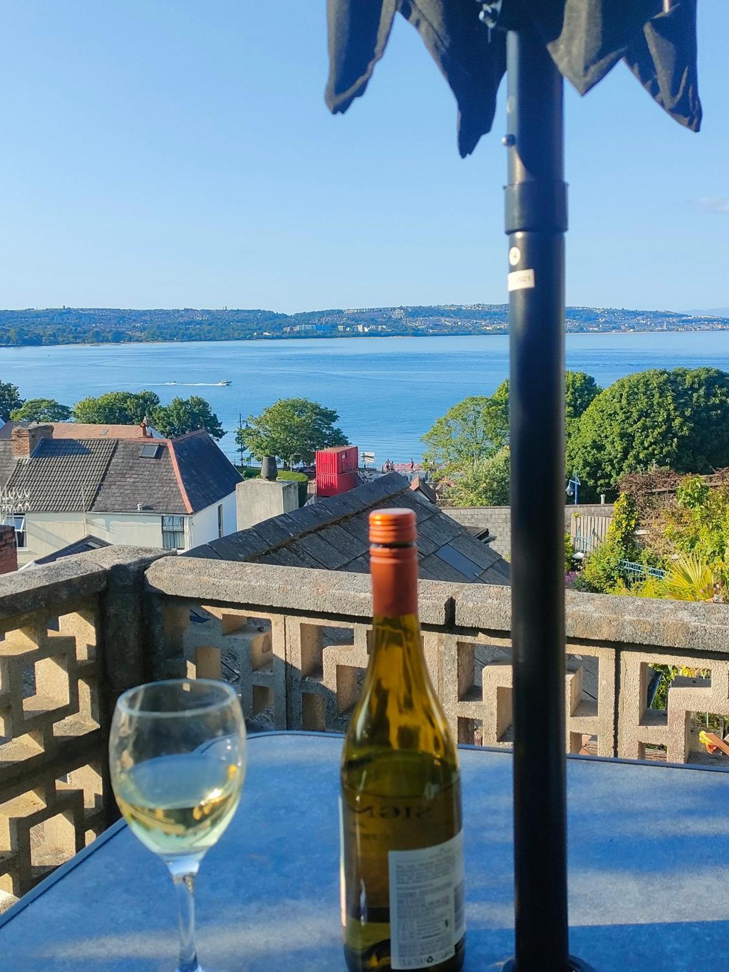 Fishermen's With Log Burner, 2 Bathrooms & Sea Views From Garden Terraces
